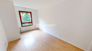 Appartement à louer 4 pièces 84 m²
