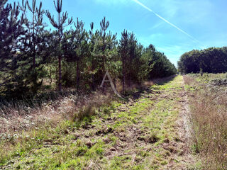  Parking / Garage � vendre 329255 m� La ferte saint aubin