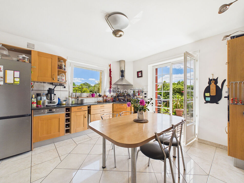 Vente Maison Maison Pleyben 8 pièce(s) 175 m2 Pleyben