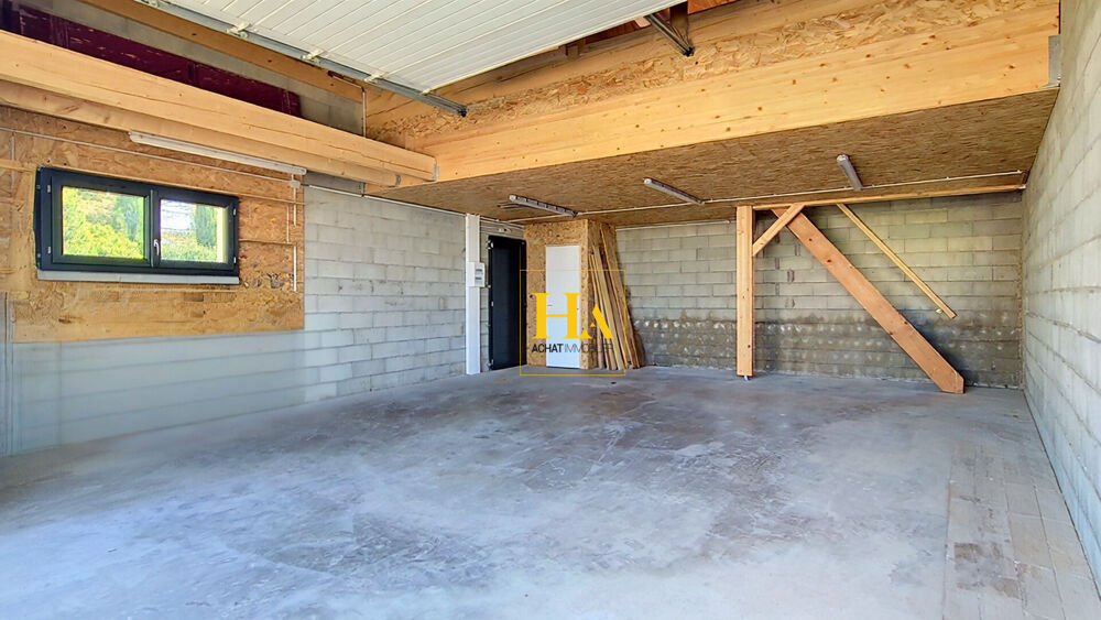 EXCLUSIVITÉ - BÉSAYES : Maison de plain-pied d'environ 113m² avec piscine et garage indépendant de 60 m² à fort potentiel