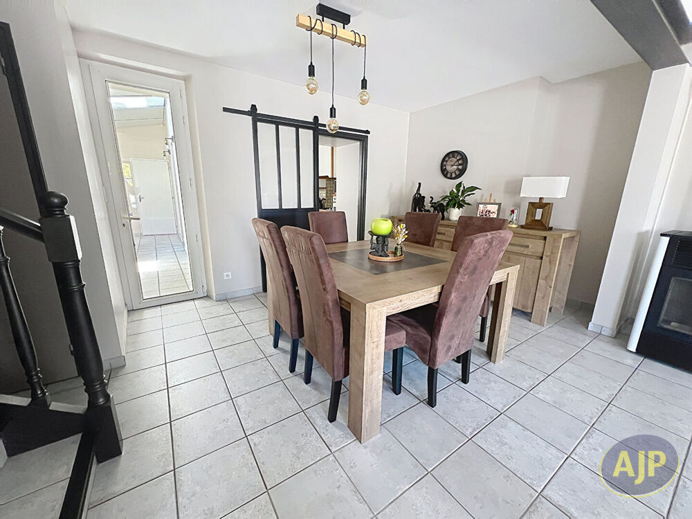 Vente Maison Maison Sevremoine 5 pièce(s) 113 m2 Sevremoine
