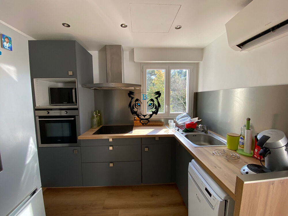   ROQUEBRUNE : LOCAL D'ACTIVITE + APPARTEMENT Roquebrune sur argens