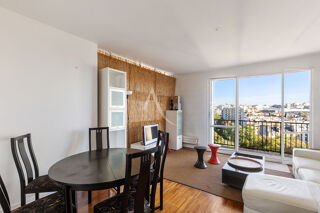 Vente Appartement LOURMEL - Dernier étage, vue dégagée et balcon plein ciel. Parking Paris 15