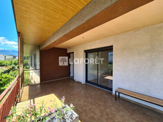  Appartement à louer 5 pièces 124 m²