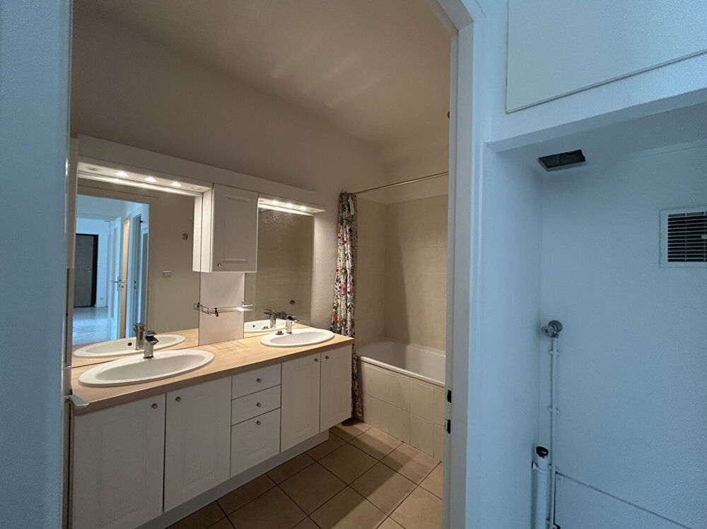 Location Appartement APPARTEMENT RENOVE ECULLY - 4 pièce(s) - 101 m2 Ecully