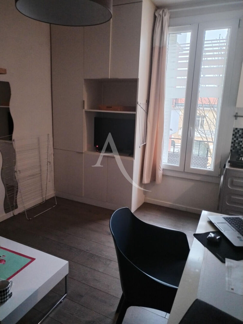 Vente Appartement Studio Plein Centre Ville de ROMAINVILLE Romainville