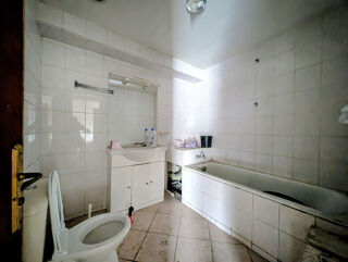  Immeuble  vendre 5 pices 370 m