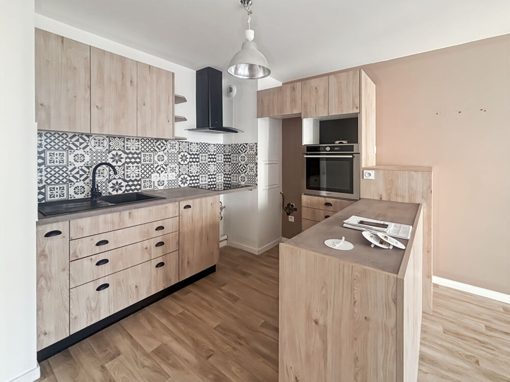 À LOUER - APPARTEMENT - MENNECY