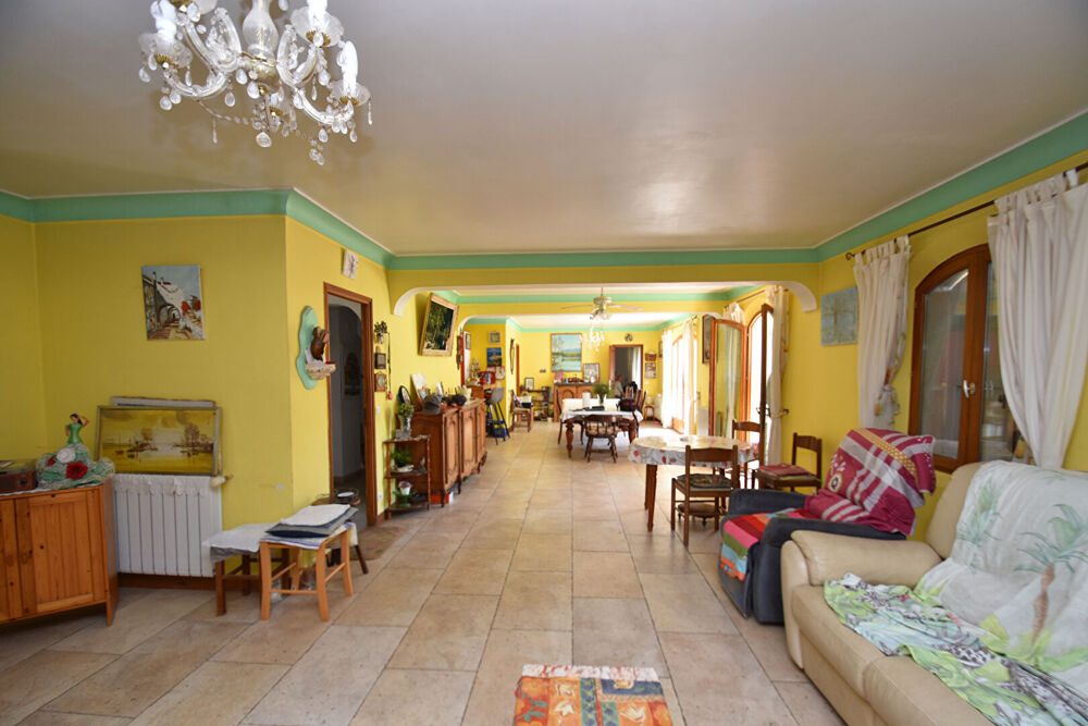 Vente Maison Maison Saint-paul-en-forêt 7 pièce(s) 210 m2 avec appatement T2 en location Saint paul en foret