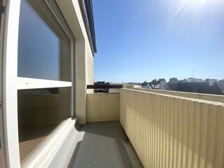 Vente Appartement Appartement à vendre à Vannes T1bis à rafraîchir quartier Trussac place de parking et cave Vannes