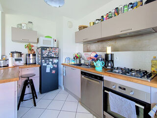 Appartement à louer 3 pièces 71 m²