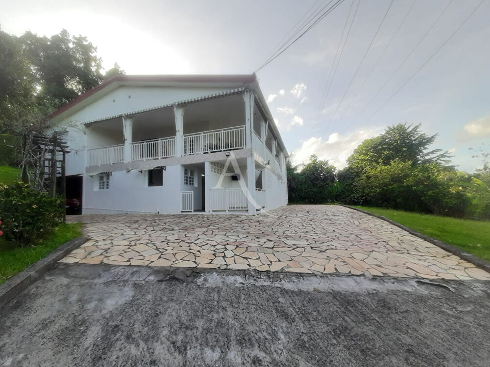 Location Appartement Appartement Le Lamentin 2 pièce(s) 37.13 m2-nu-tout compris (eau +edf+ jardin commun + TEOM)  disponible de suite !!!!!! Le lamentin
