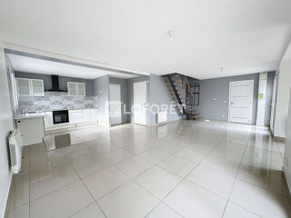  Maison  louer 7 pices 140 m