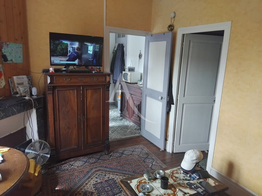 Vente Immeuble LA CHARITE / LOIRE - IMMEUBLE/ MAISON avec 3 appartements. La charite sur loire
