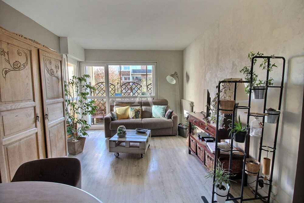 Vente Appartement Appartement 3 pièces  sans travaux et avec décoration actuelle Maurepas