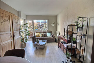 Vente Appartement Appartement 3 pièces  sans travaux et avec décoration actuelle Maurepas