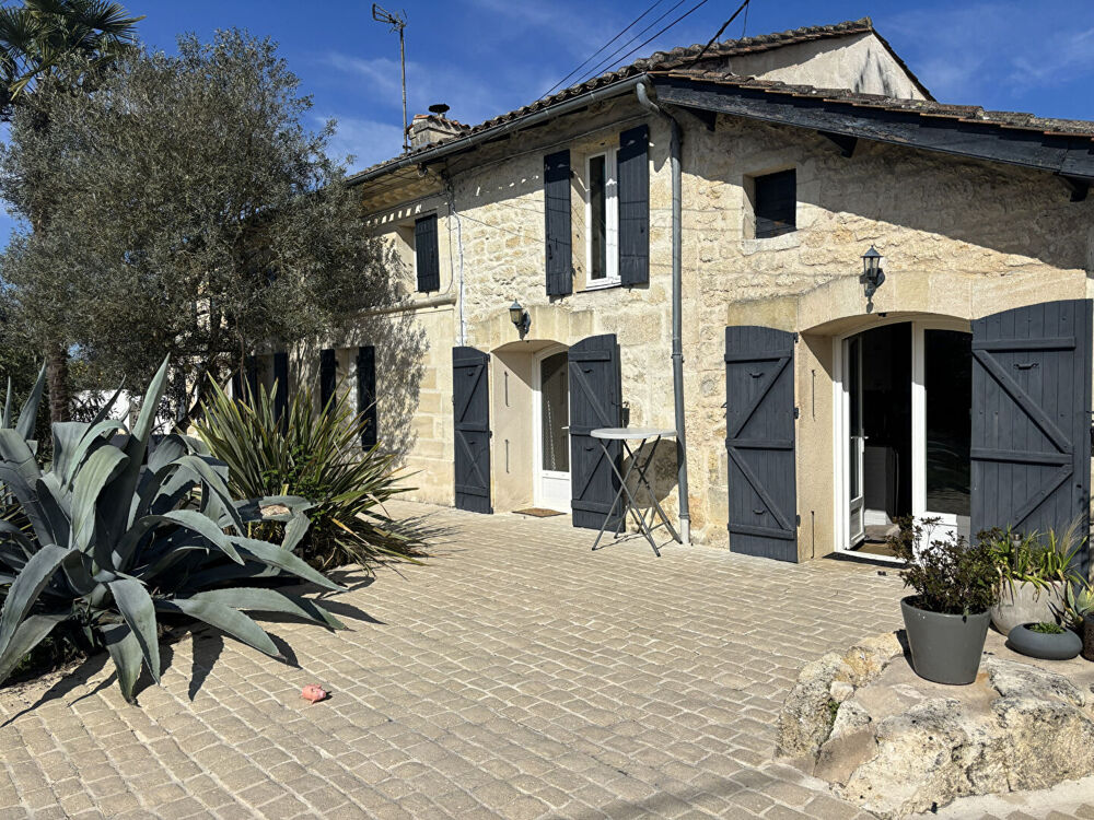 Maison Prignac Et Marcamps 9 pièce(s) 200 m2