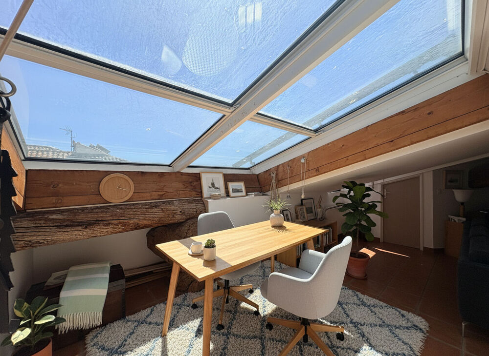 Vente Appartement Appartement  3 pièce(s)  107.78 m²  (60.91 m² loi carrez) en dernier étage Sete