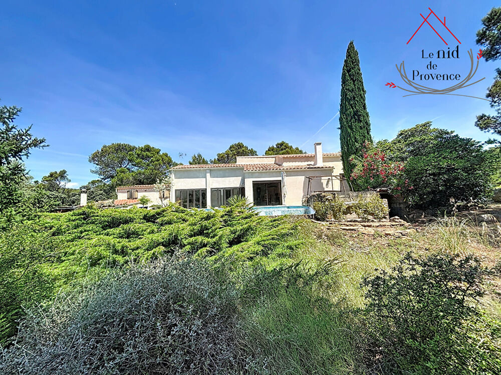 Maison avec dépendance, piscine à débordement et jacuzzi