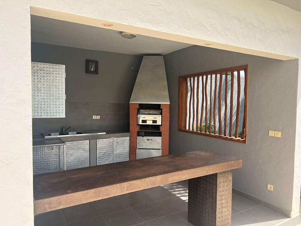 Vente Maison Villa 3 chambres de standing avec piscine & jardin arboré Saly (Senegal)