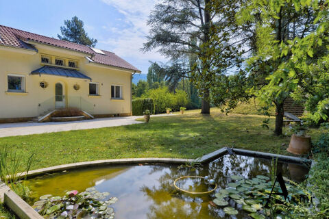   CHASSELAY - Limite Limonest | Maison familiale de 240 m² avec vue panoramique, piscine et terrain de 2 930 m² Maison - 9 pièce(s) - 240 m²