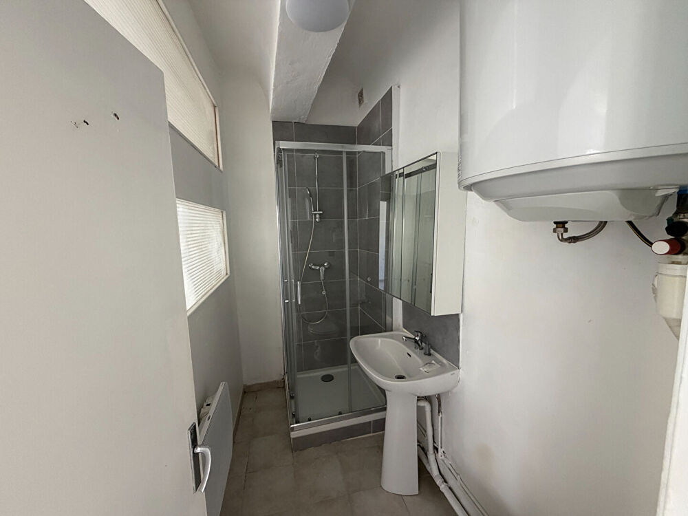 Location Appartement Appartement Le Beausset 2 pièces de 37.10 m²  A LOUER VIDE Le beausset