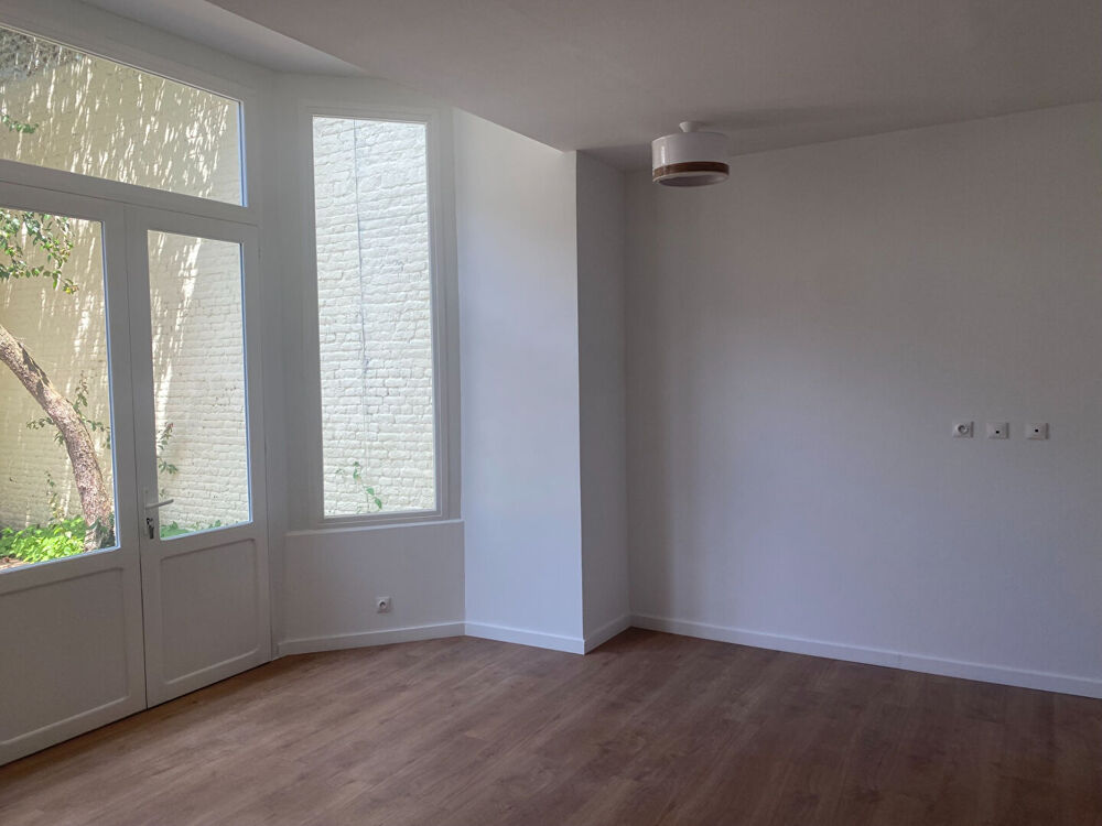 Vente Appartement LILLE Nationale - Sacré coeur: T4 entièrement rénové avec une belle cour aérée Lille