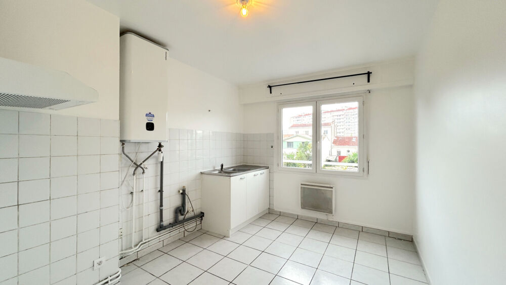 Location Appartement A LOUER APPARTEMENT T3 DE 67 M2 - BORDEAUX QUARTIER CHARTRONS Bordeaux