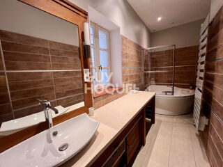  Maison à vendre 13 pièces 331 m²