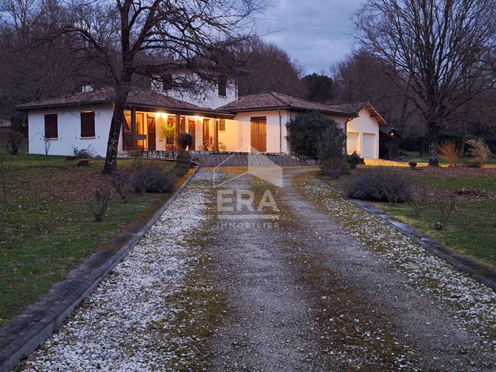 Vente Maison Maison individuelle à Montpon Ménestérol. Montpon menesterol