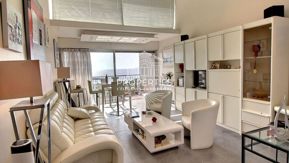Vente Appartement LE LAVANDOU - LA MERIDIENNE - T3 - DUPLEX - HYPERCENTRE - TERRASSE- VUE MER Le lavandou