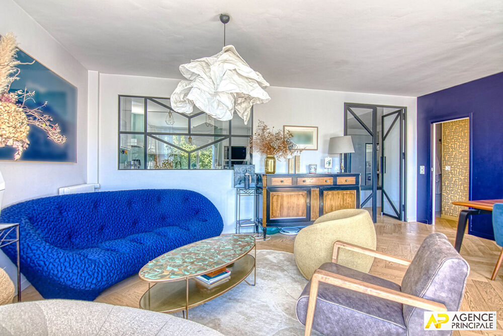 Vente Appartement Versailles Rive-Droite Appartement 5 pièces 138.32 m² au sol situé au 1er étage avec ascenseur, balcon de 14 m² cave et parking Versailles