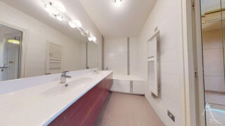  Appartement à vendre 6 pièces 141 m²