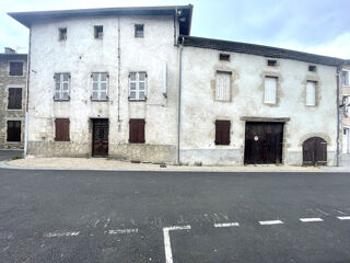  Maison Saint-Amant-Roche-Savine (63890)