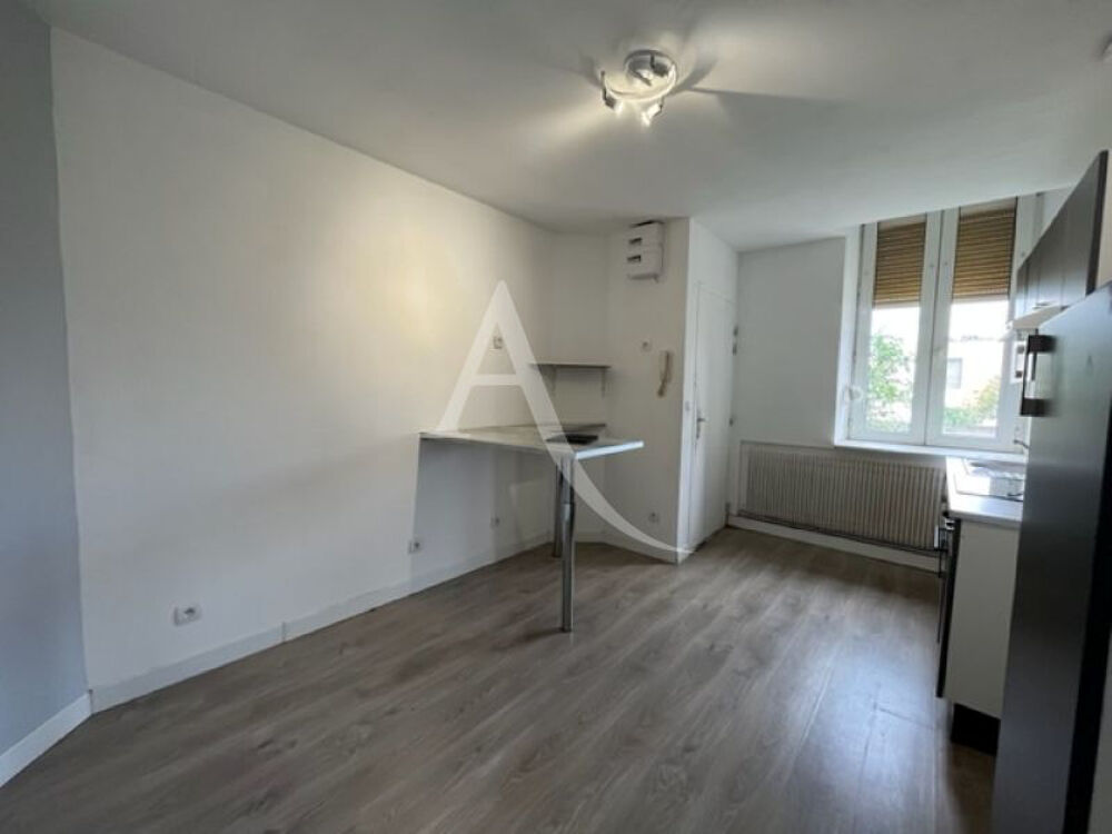 A louer : appartement 2 pièces (d'environ 40.58 m²) à Lunéville ref : LGJJ54RDCCOUR
