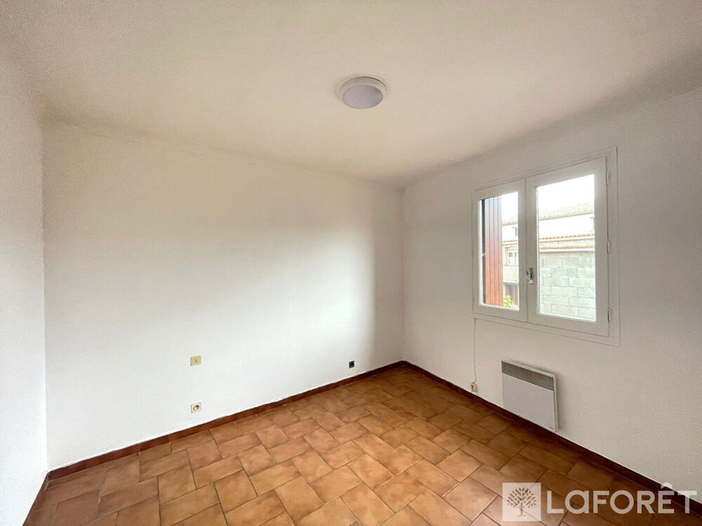 Appartement T2 avec extérieur et garage à Prades