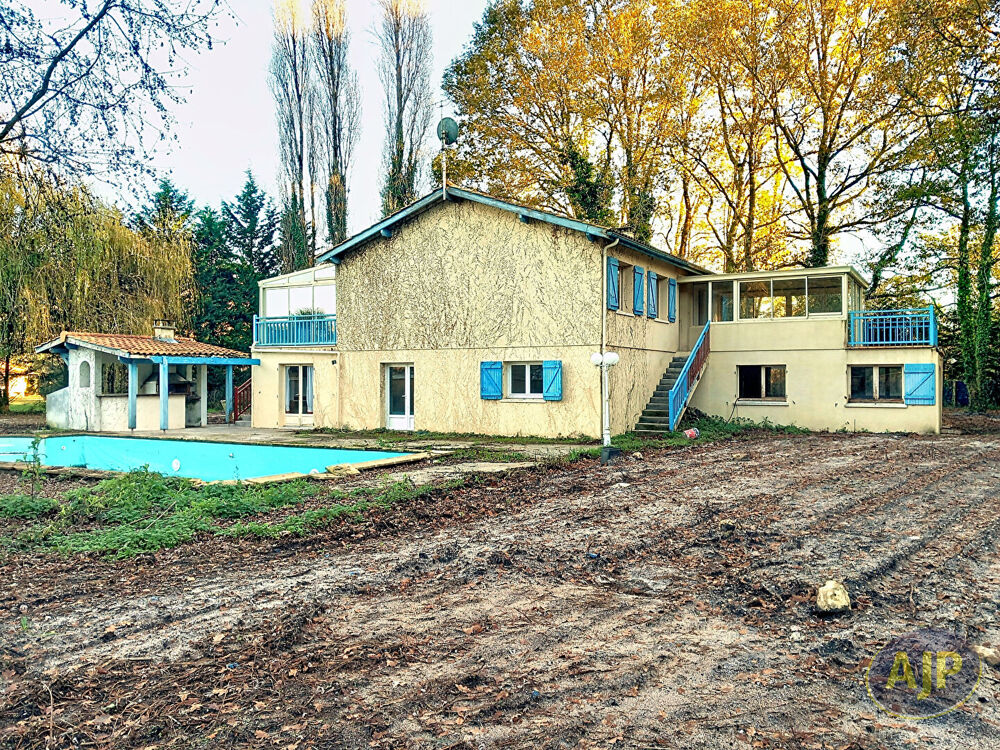 Maison à rénover dans un environnement calme !