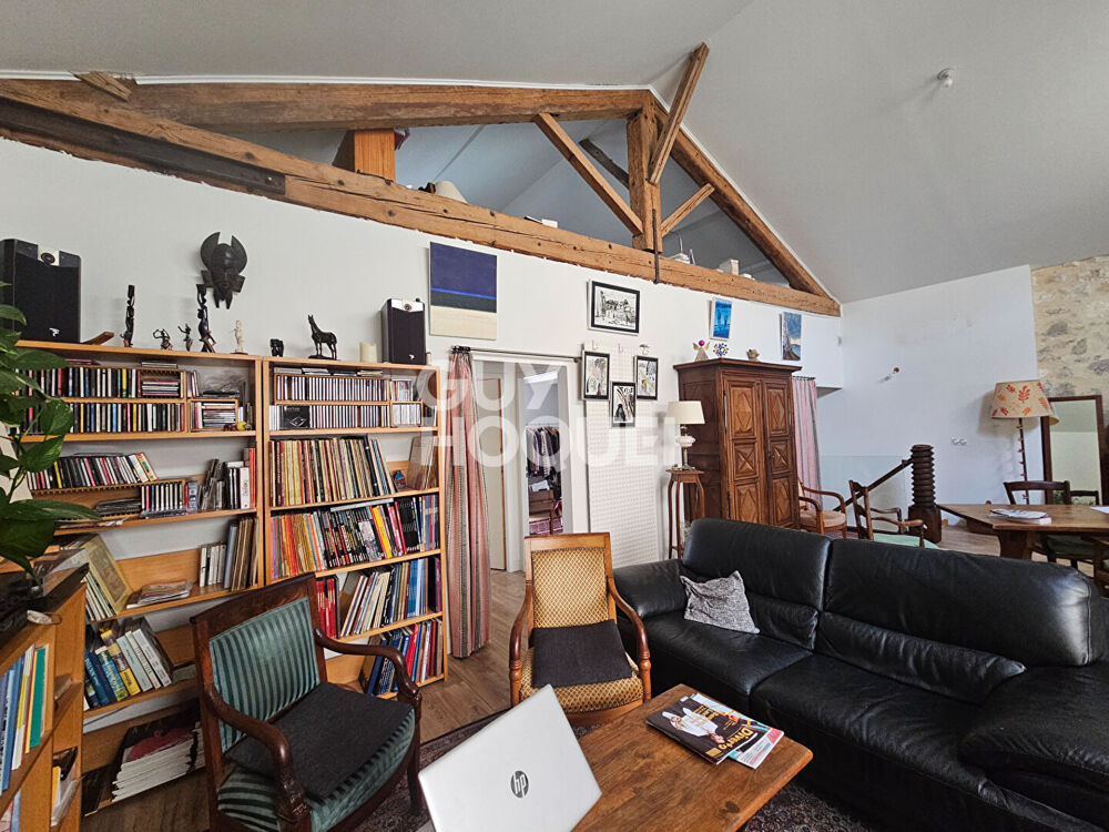 Rare à la Vente : Maison de Ville Atypique ,Charme, Calme et Garage de 115 m²