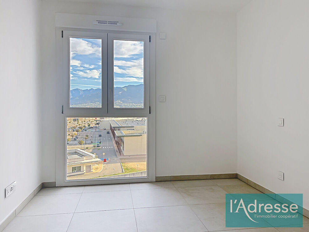 Location Appartement Appartement 2 pièces récent avec terrasse et place de parking Ajaccio