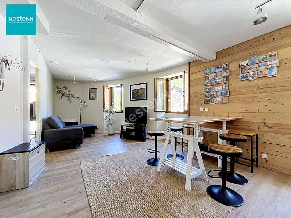 FAVERGES-SEYTHENEX _ Appartement 3 pièces de 58 m², avec parking de copropriété, cave et balcon, à vendre