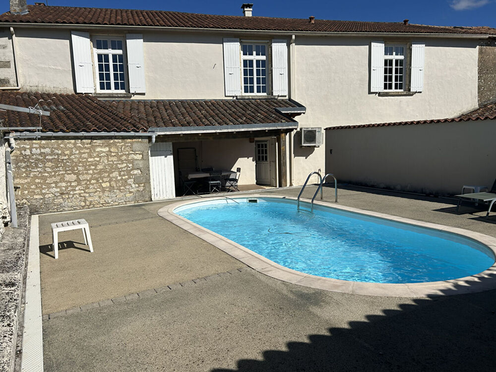 Vente Maison Maison de Maître du XIXe siècle au coeur de village avec piscine et dépendances Bignay