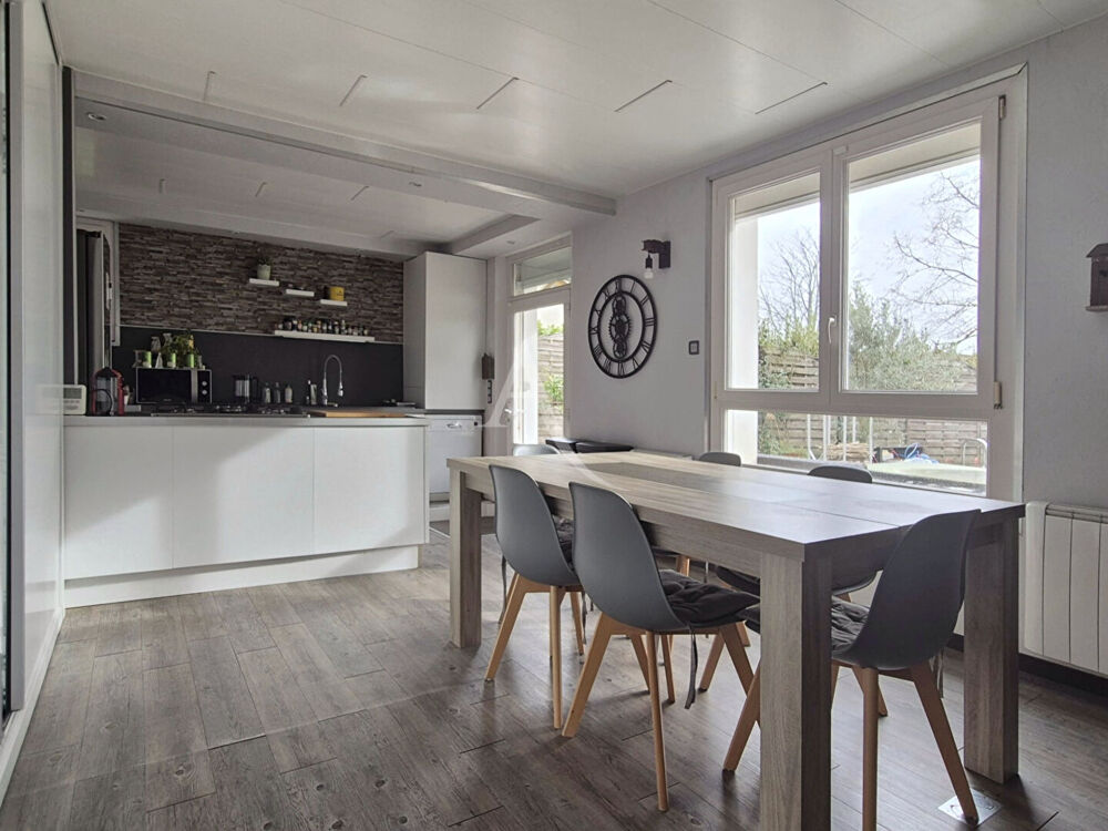 GRADIGNAN - Belle maison familiale avec piscine et garage