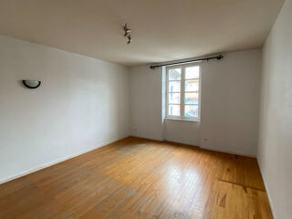  Appartement à louer 3 pièces 79 m²