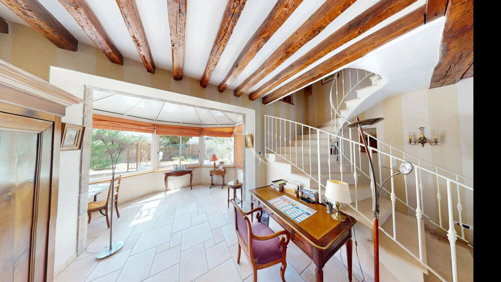 Maison familiale 8 pièces - 206 m2 - Centre ville de Neuville-aux-bois