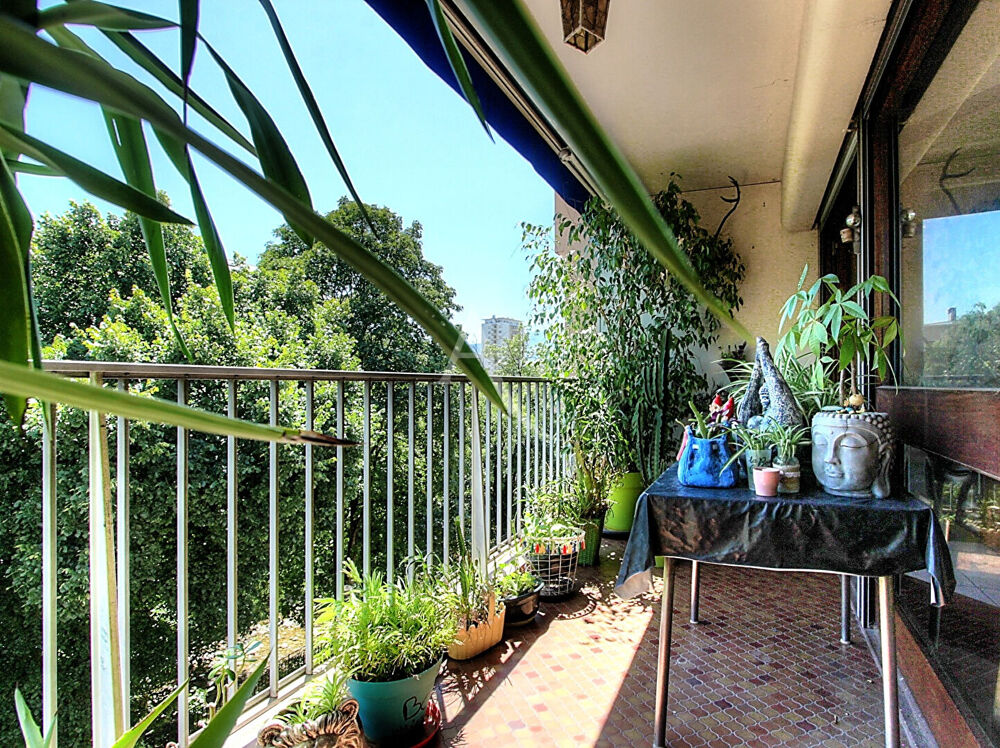 Vente Appartement Appartement Chambéry 4 pièces 90 m2 avec balcon, Place de Parking et Double Cave Chambery