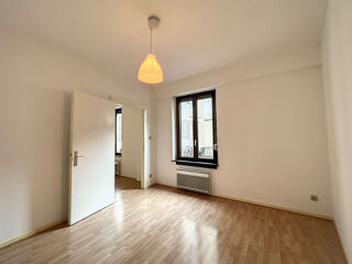  Appartement  louer 4 pices 82 m