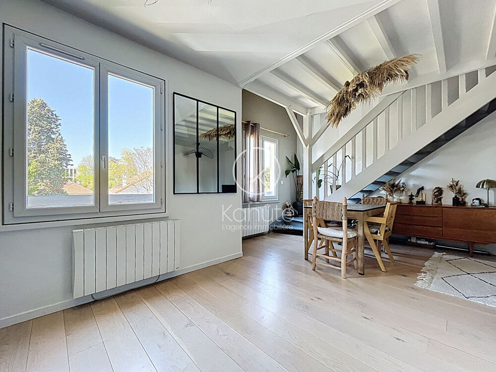 Vente Appartement A 10 minutes de Lyon, Appartement  duplex CHAMPAGNE-AU-MONT-D'OR  75m² utiles (70M² Carrez),3 pièces, 2 chambres, 1 bureau, 1 pl Champagne au mont d or