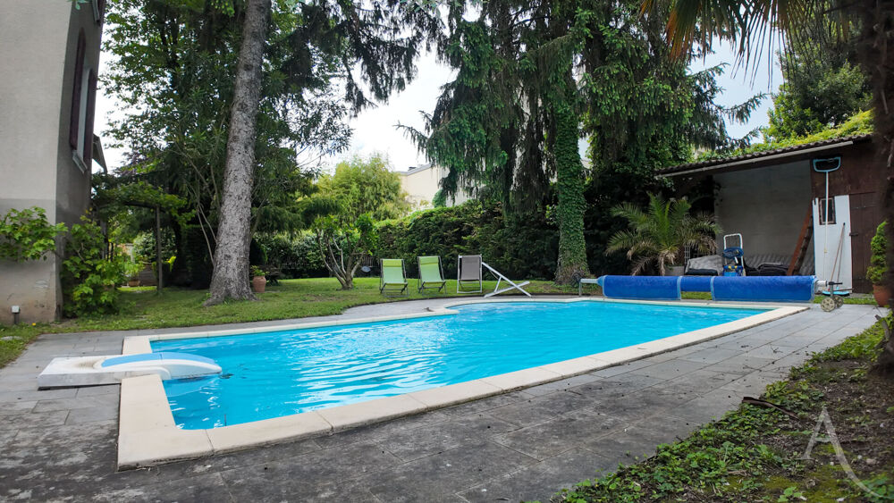 EXCLUSIVITE - Villa de charme des années 30 - 168 m² - Jardin arboré, piscine, terrasses - Calme et élégance