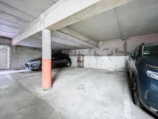  Parking / Garage � vendre 