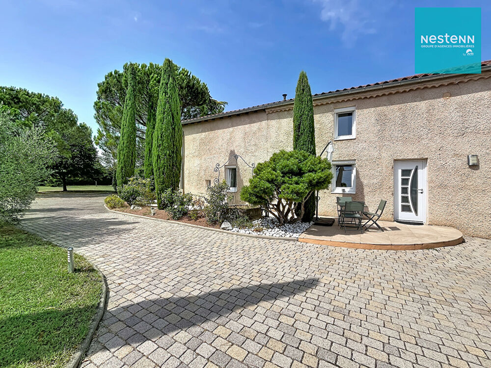 Maison 325 m² habitables - Cadre privilégié - 8000 m² environ de terrain